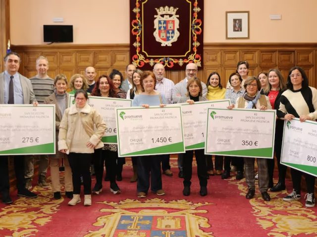 APEAFA recoge las donaciones de la San Silvestre Promueve Palencia
